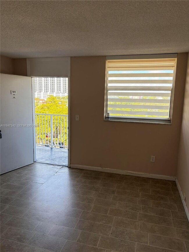 Building Photo - 1801 S Treasure Dr