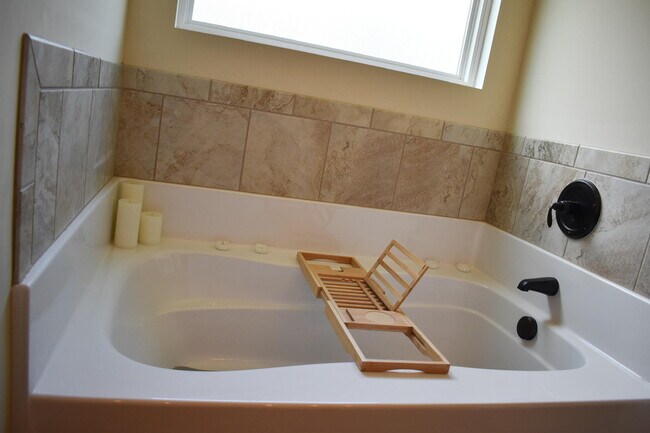 Building Photo - 3262 Alexandria Dr