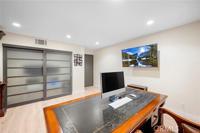 Building Photo - 3331 Oakmont View Dr