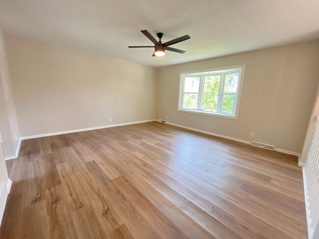 Building Photo - Adorable ranch