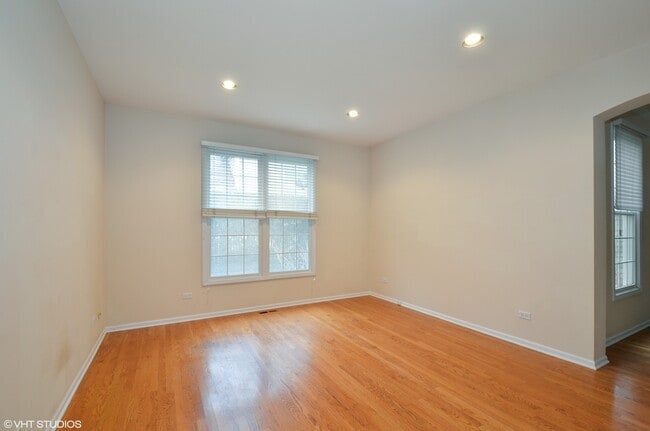 Building Photo - 5 Hotchkiss Ct