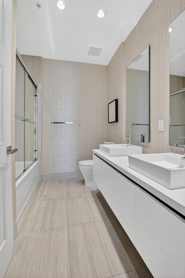 Building Photo - 155 E Boca Raton Rd