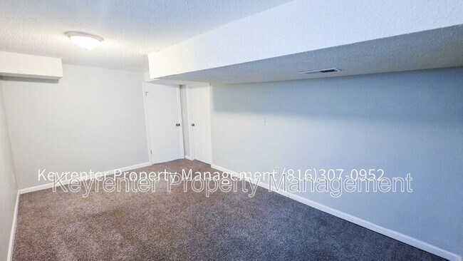 Building Photo - 5428 Ditzler Ave