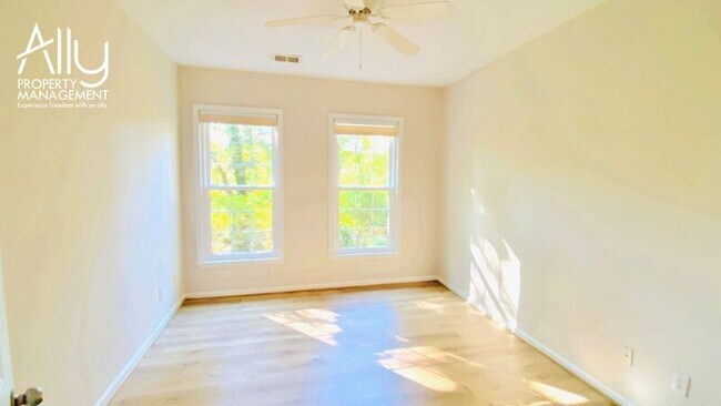 Building Photo - 270 Riverbend Dr