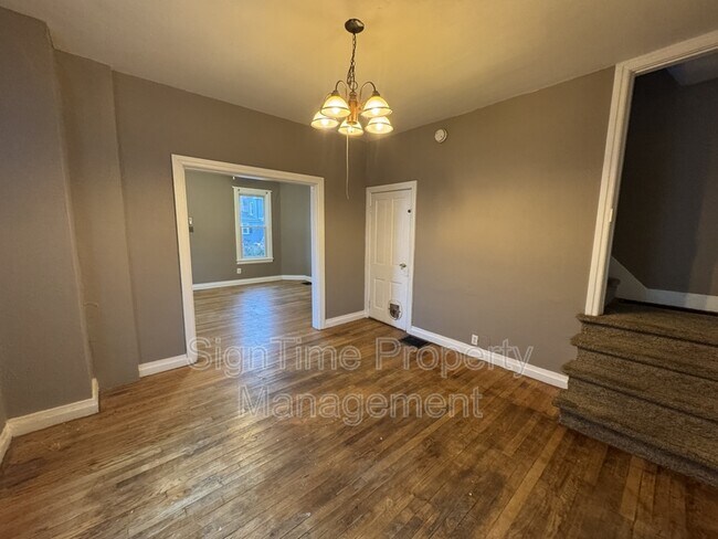 Building Photo - 1009 Corbett St