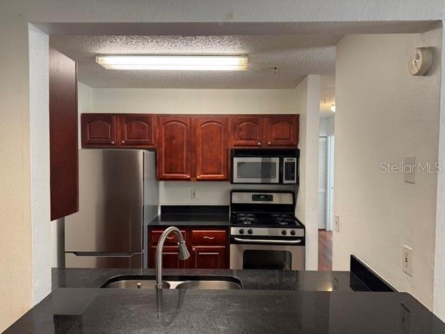 Building Photo - 2031 Dixie Belle Dr