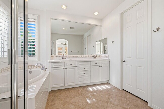 Building Photo - 196 Via San Lucia