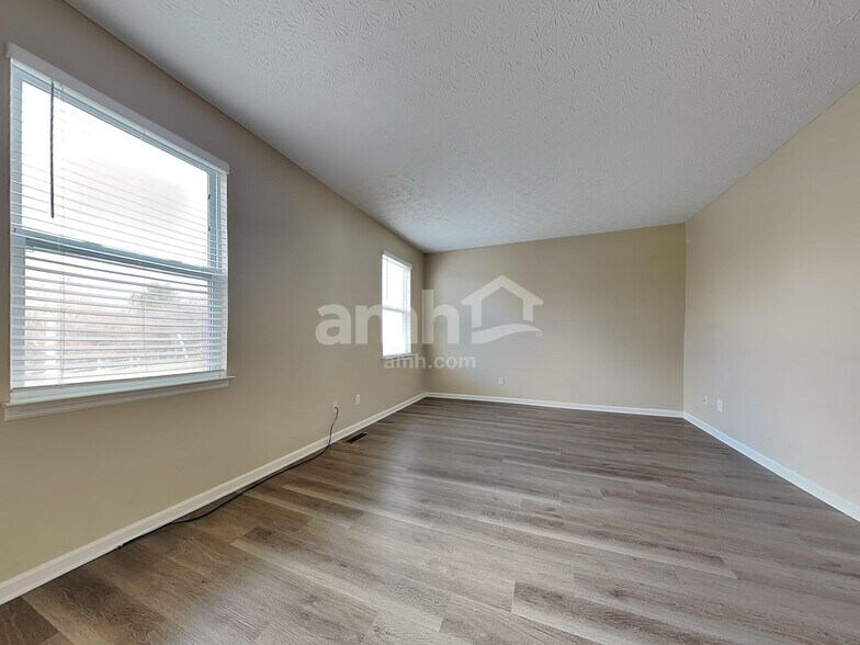 Building Photo - 2106 Prairie Clover Dr