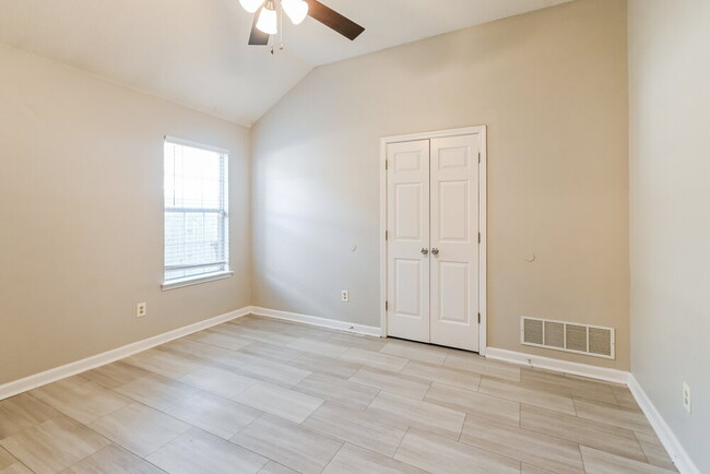 Building Photo - 8519 Cross Point Dr