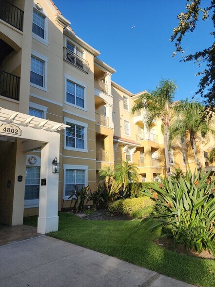 Building Photo - 4802 Cayview Ave