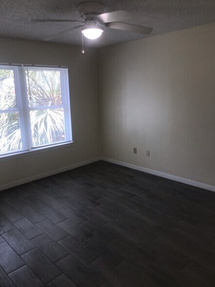Building Photo - 709 Secret Harbor Ln