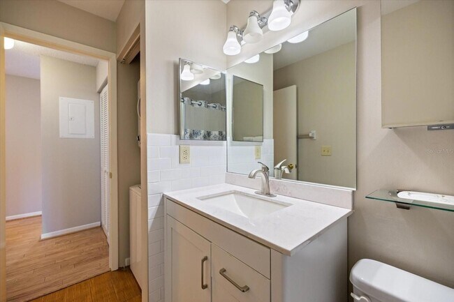 Building Photo - 772 Bird Bay Dr N