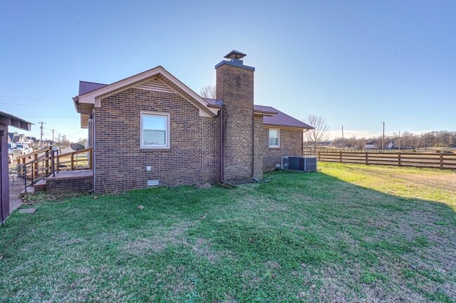 Building Photo - 476 Crescent Rd