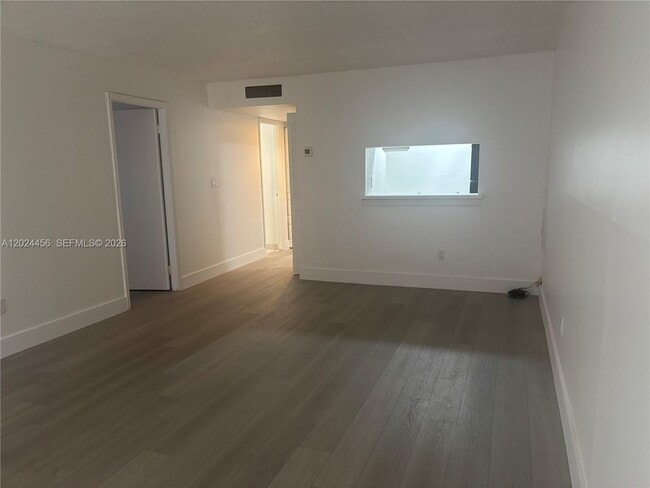 Building Photo - 484 NW 165th St