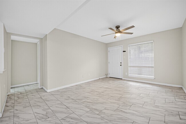 Building Photo - 5929 Queensloch Dr