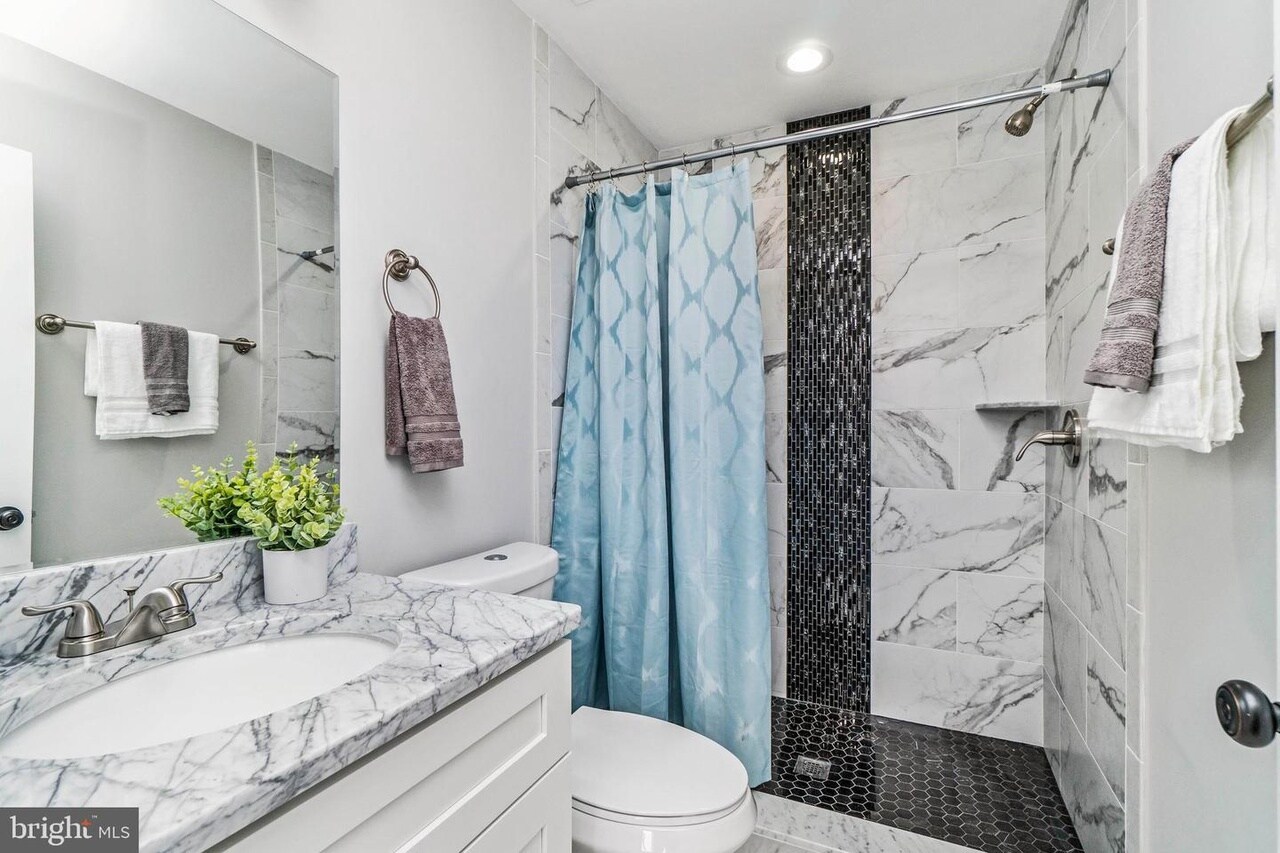 Building Photo - 1530 Covington St