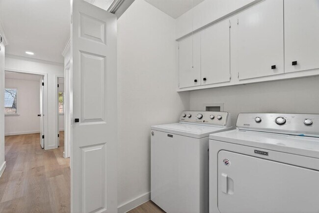 Building Photo - 8400 Seminary Ridge Dr