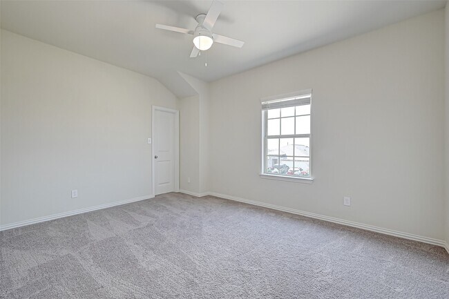 Building Photo - 30822 Lake Spur Mnr