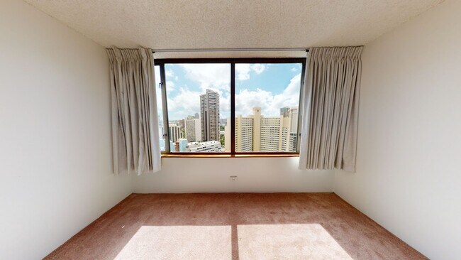 Building Photo - Waikiki, Pet Friendly. Central AC
