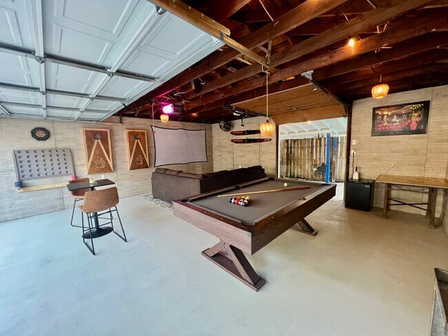 Building Photo - 9811 Rocktree Dr