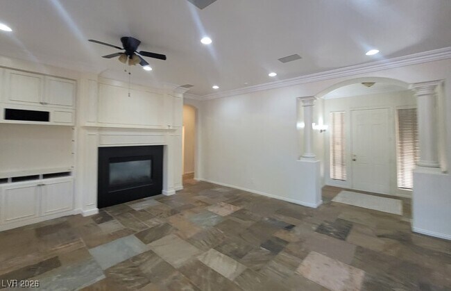 Building Photo - 9338 Wilderness Glen Ave