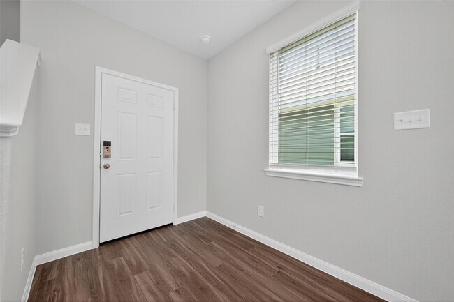 Building Photo - 2348 Mooneye Ct
