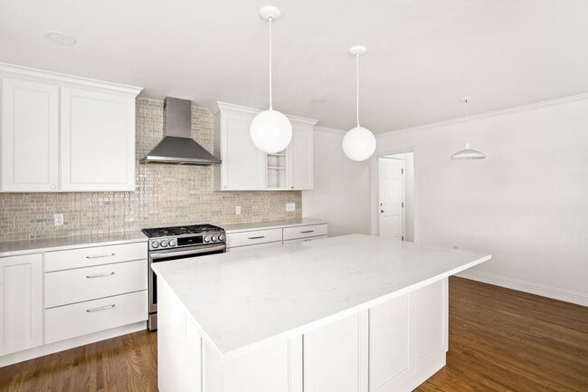 Building Photo - 1004 11th St NW