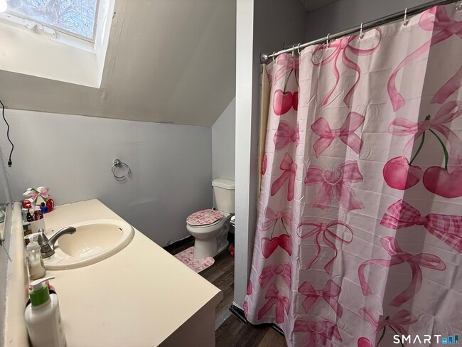 Building Photo - 74 George St