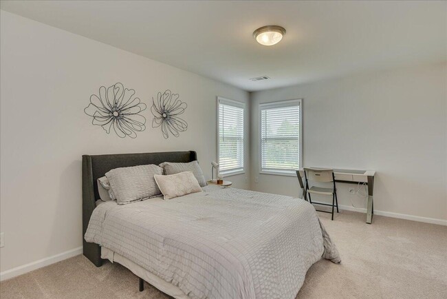 Building Photo - 6233 High Top Ln