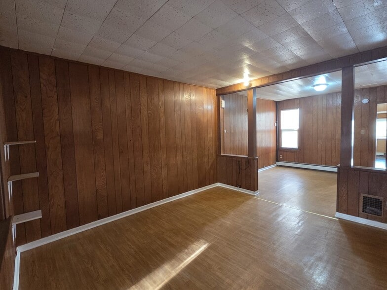 Building Photo - 301 S Logan Ave