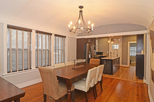 Building Photo - 4750 N Dover St