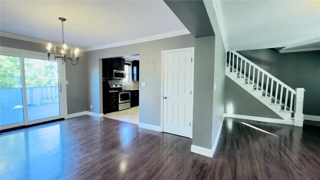 Building Photo - 6015 Elizabeth Ave