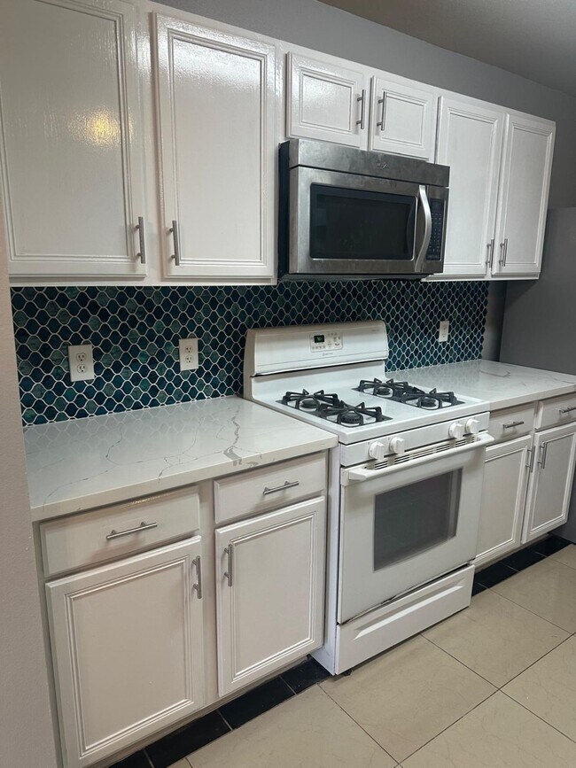 Building Photo - 19818 Lindenwick Ct