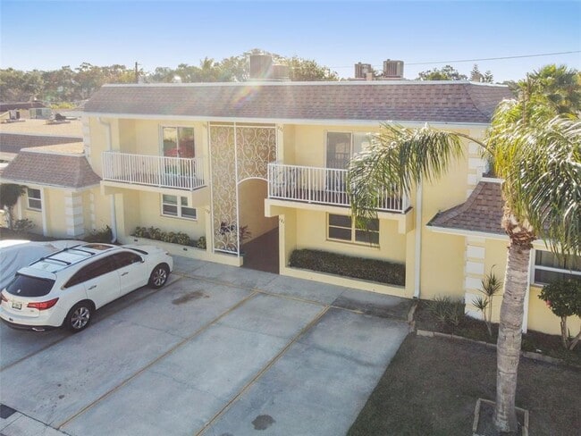 Building Photo - 610 Indian Rocks Rd N