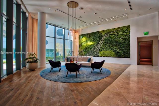 Building Photo - 650 NE 32nd St