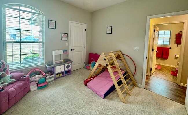 Building Photo - 3313 Northglen Dr