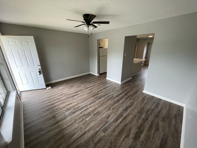 Building Photo - 1212 Henson