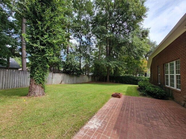 Building Photo - 3 bedroom home for rent in golden eagle's gated community, available July 6 2026, 2 car garage, f...