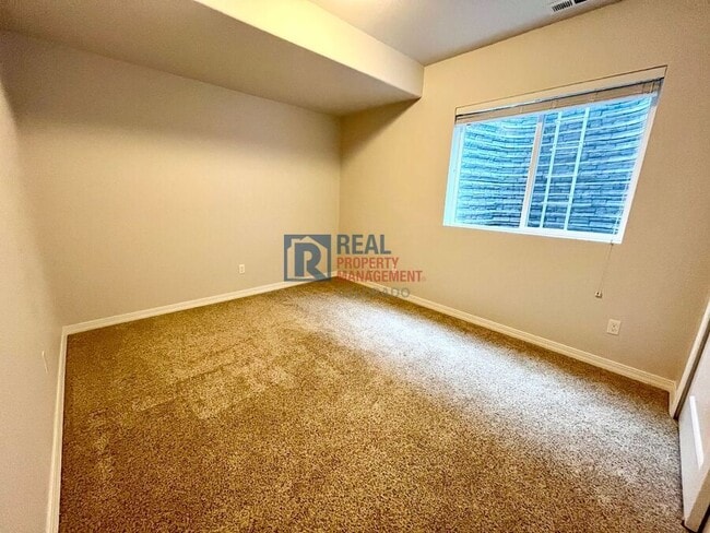 Building Photo - 10831 Fossil Dust Dr