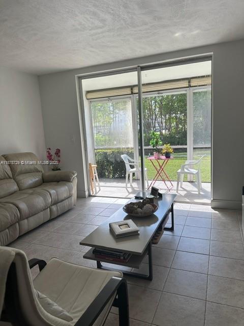 Building Photo - 2930 Point E Dr