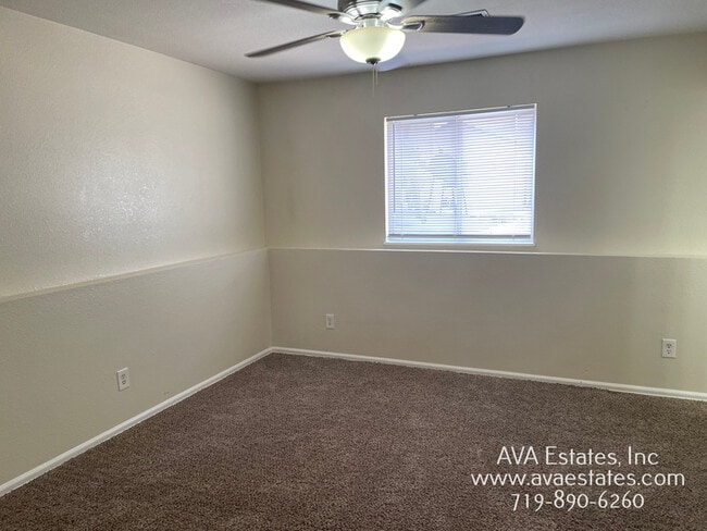 Building Photo - 743 E Laporte Dr