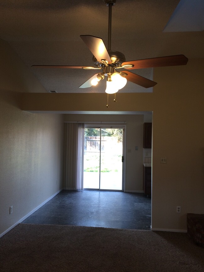 Building Photo - 4416 Silverwood Ln
