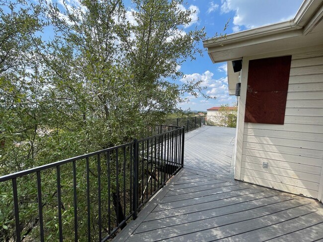 Building Photo - GORGEOUS VIEWS OF LAKE TRAVIS AT HUDSON BEND