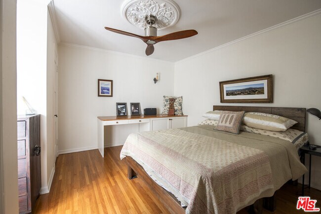 Building Photo - 4458 Dundee Dr