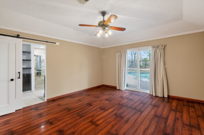 Building Photo - 127 Sagewood Dr