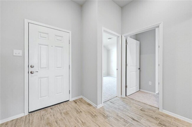 Building Photo - 224 Rollingwood Dr