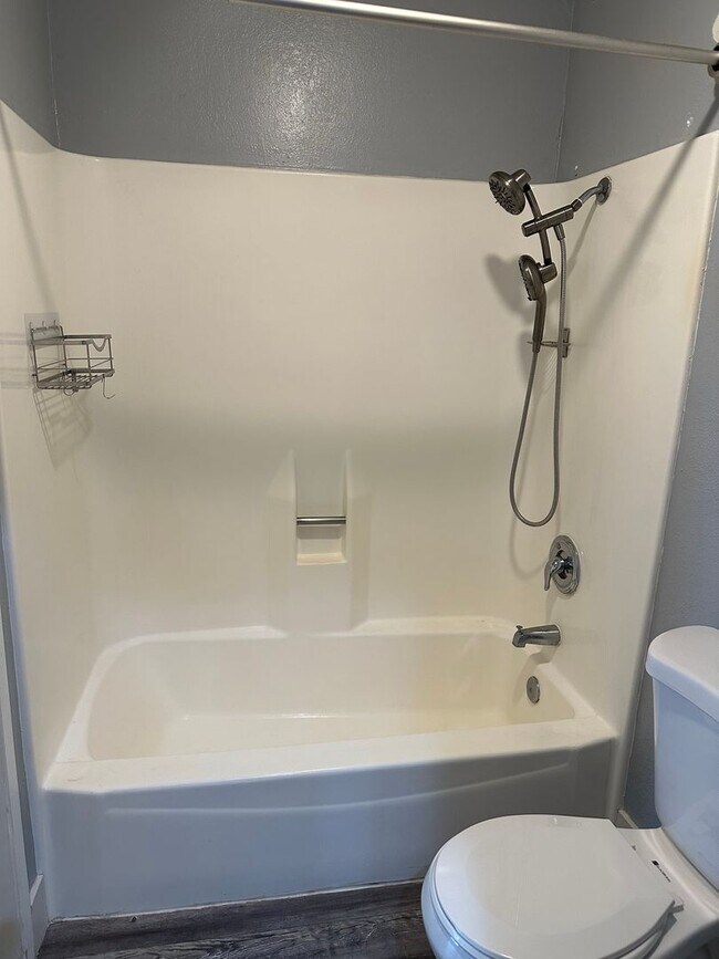 Building Photo - 1 Bedroom Condo - La Mesa