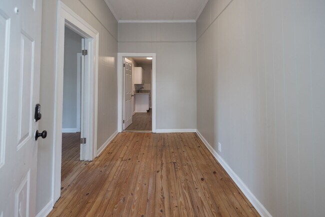 Building Photo - 731 Williams St