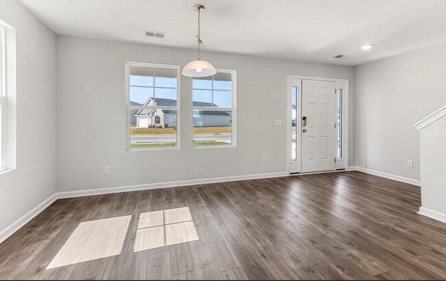 Building Photo - 233 Justify Ave