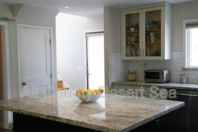 Building Photo - 8121 Foxhall Dr